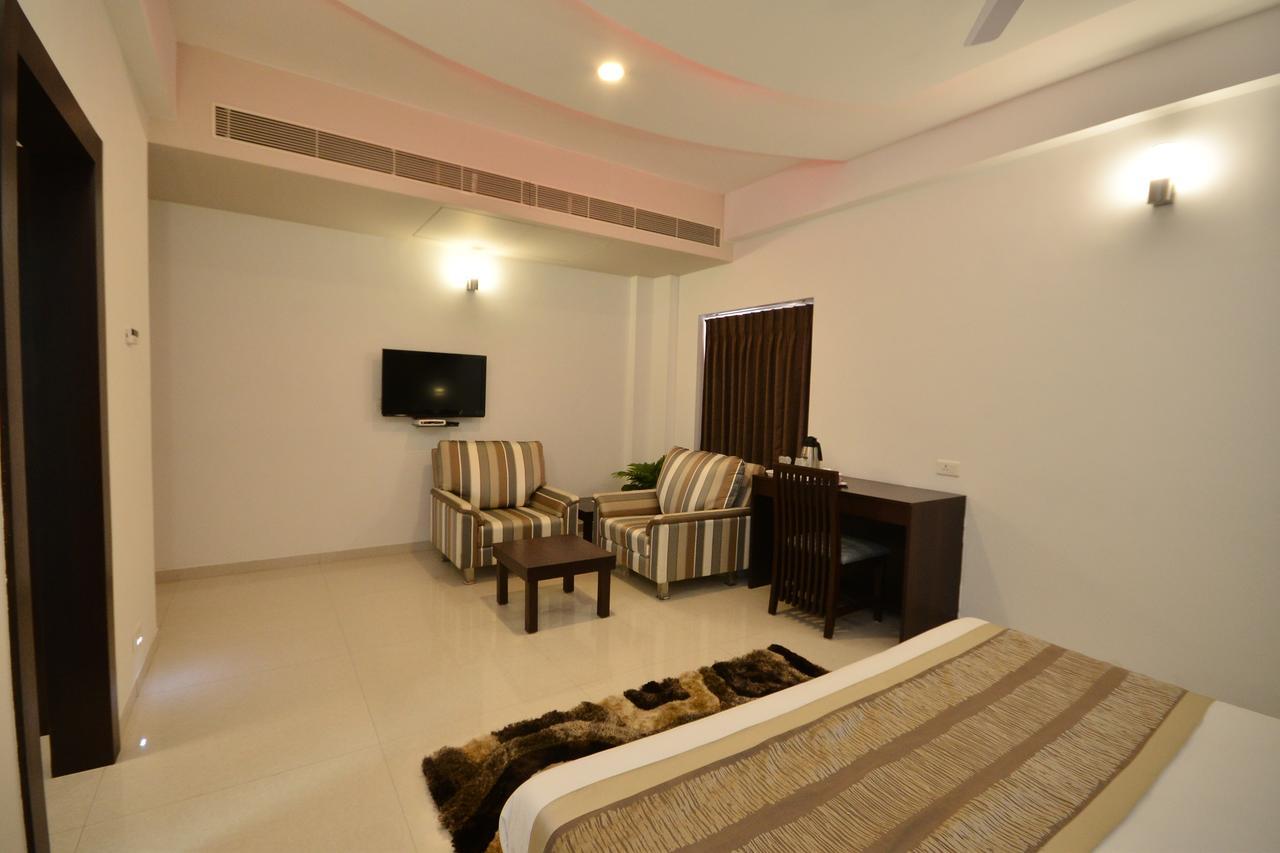 Hotel The Sentosa Rajkot Exterior foto